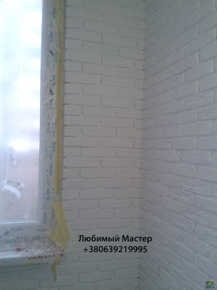 стена из фальш кирпича